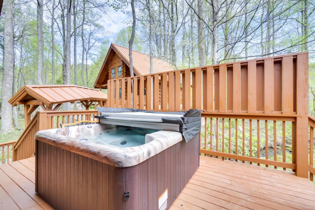Holiday home Lovely With Private Hot Tub!