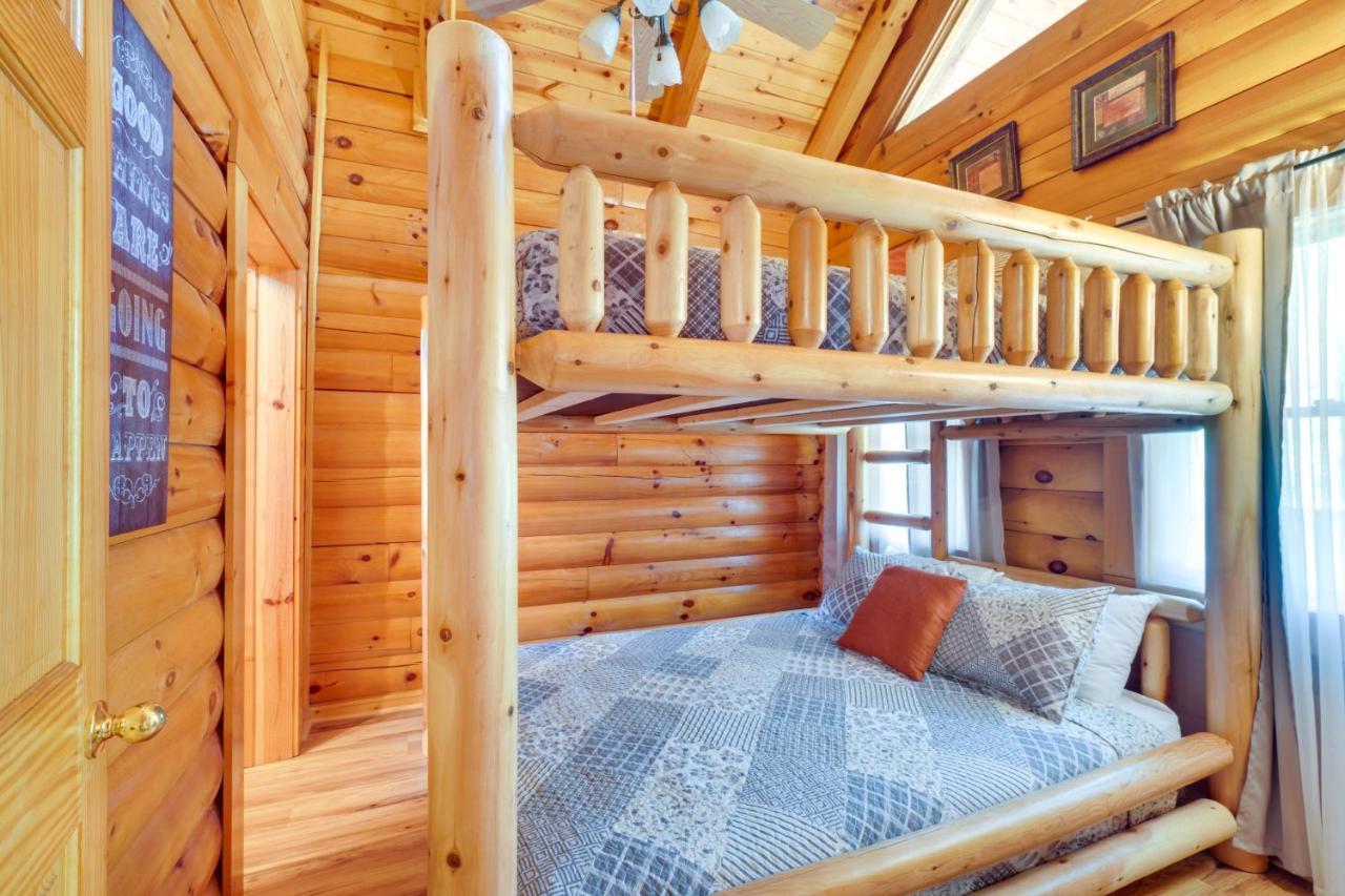Holiday home Lovely With Private Hot Tub!