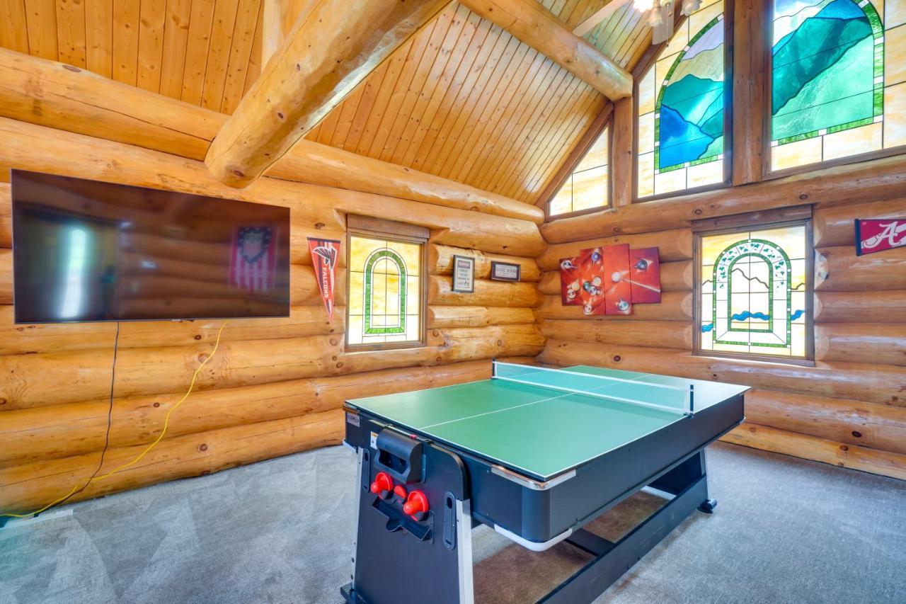 Lovely With Private Hot Tub!