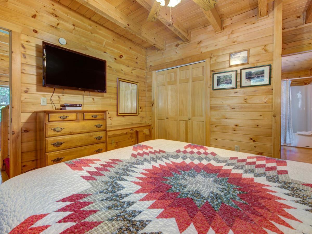 Bear Tracks, 2 Bedrooms, Hot Tub, Fireplace, Wifi, Jetted Tub, Sleeps 6