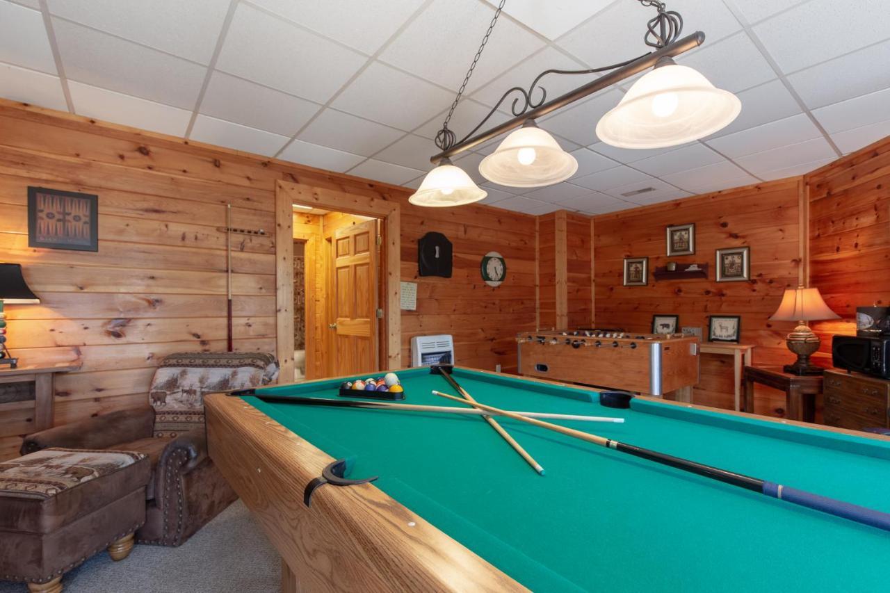 Mountain High View, 3 Bedrooms, Pool Access, Fireplace, Wifi, Sleeps 8 Gatlinburg