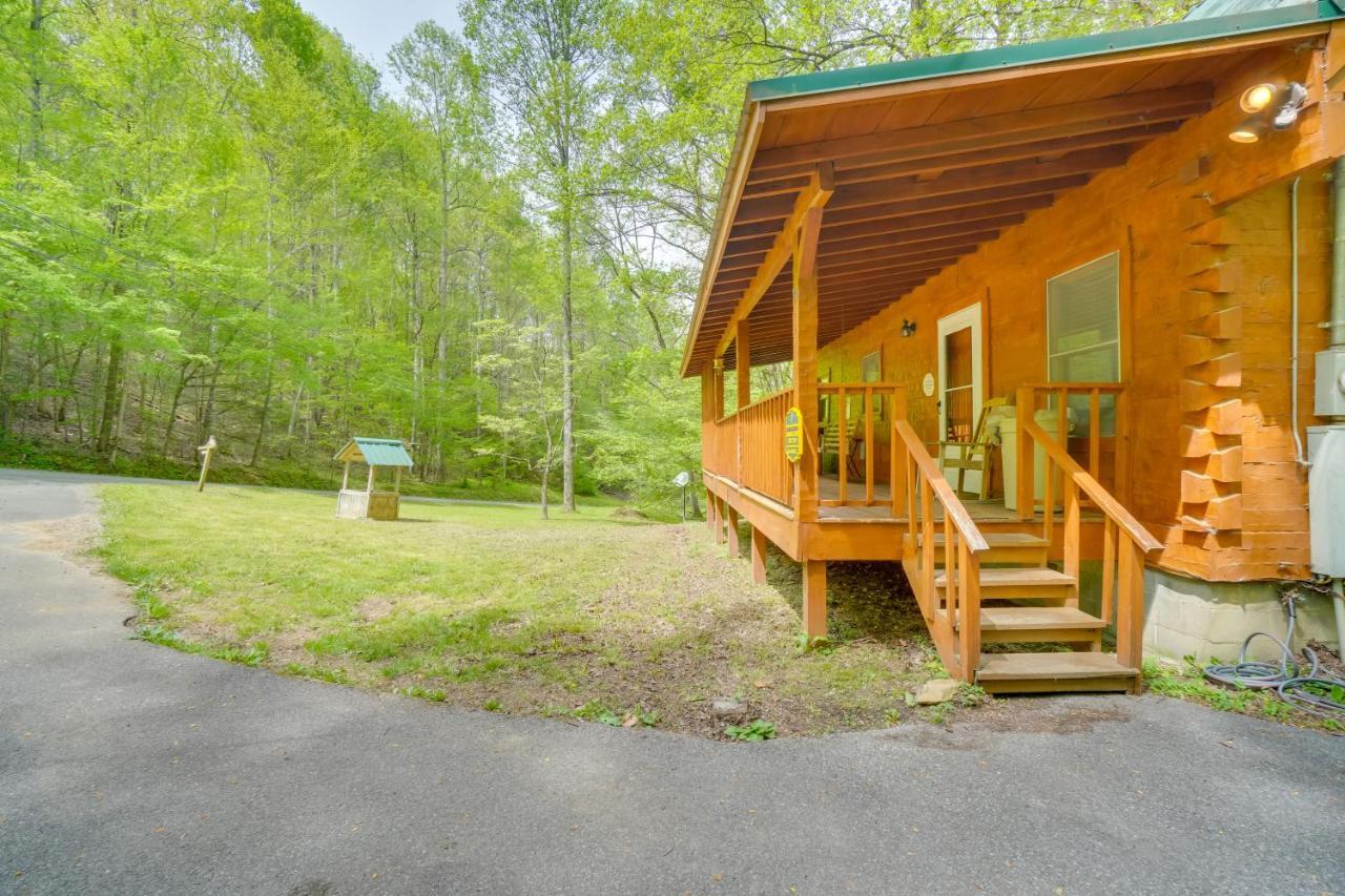 With Hot Tub About 6 Mi To Downtown Gatlinburg! Gatlinburg