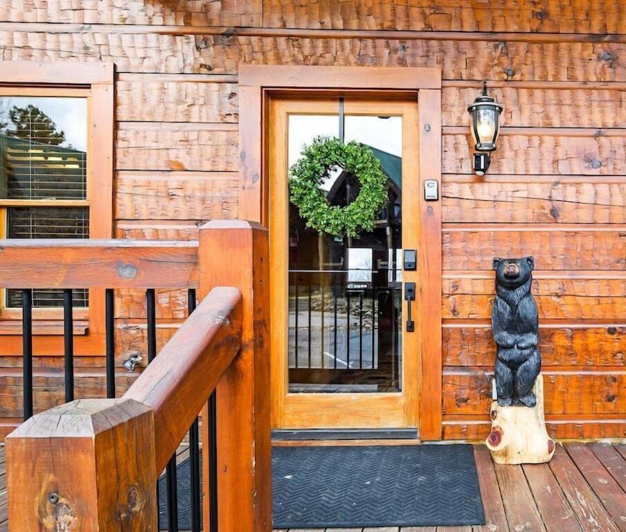 Serenity Summit With Amazing Mountain Views, Indoor Pool, Fire Pit And Hot Tub Holiday home Gatlinburg