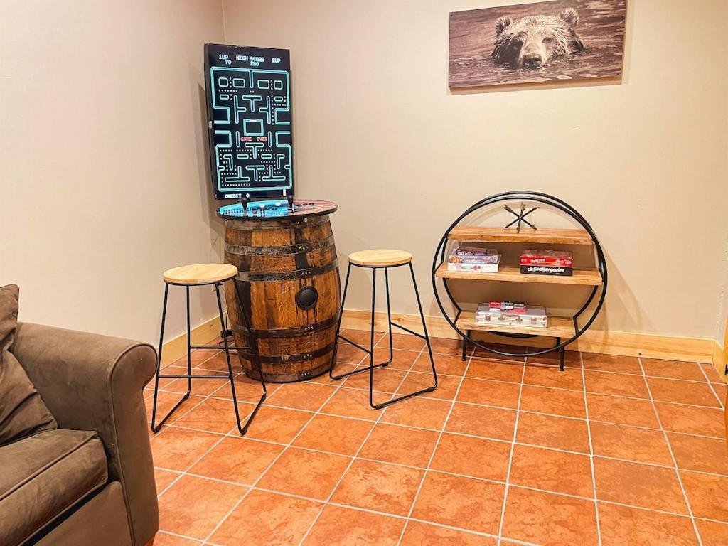 Serenity Summit With Amazing Mountain Views, Indoor Pool, Fire Pit And Hot Tub * Gatlinburg