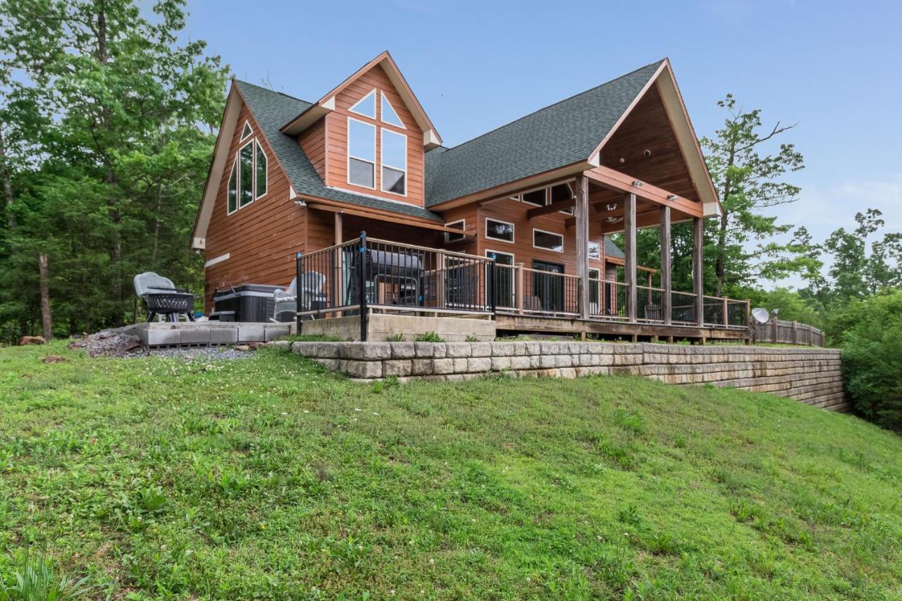 Holiday home Cajun Spice, 2 Bedrooms, Mountain View, Hot Tub, Wifi, Sleeps 6 *