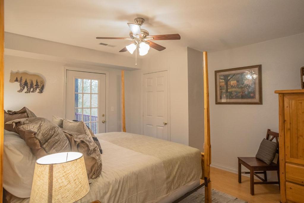 Sasquatch A Sleeps 12 Holiday home Gatlinburg