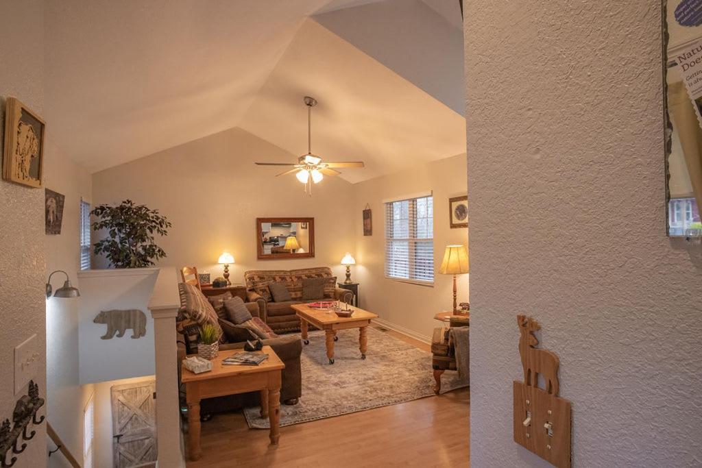 Holiday home Sasquatch A Sleeps 12 *