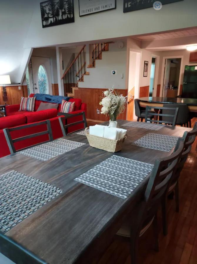 Holiday home **special Rate** Peaceful Cabin With Gameroom Near Downtown