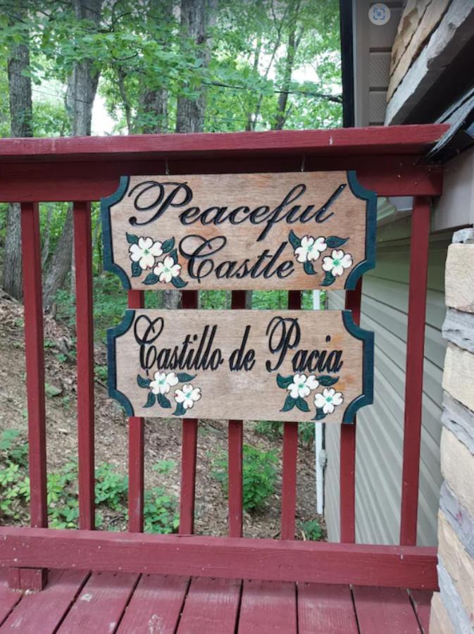 Holiday home **special Rate** Peaceful Cabin With Gameroom Near Downtown Gatlinburg