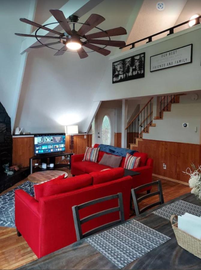**special Rate** Peaceful Cabin With Gameroom Near Downtown Holiday home