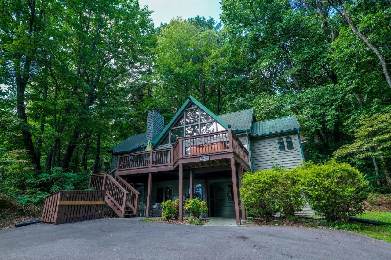 Chalet Bears With Us 847 Gatlinburg