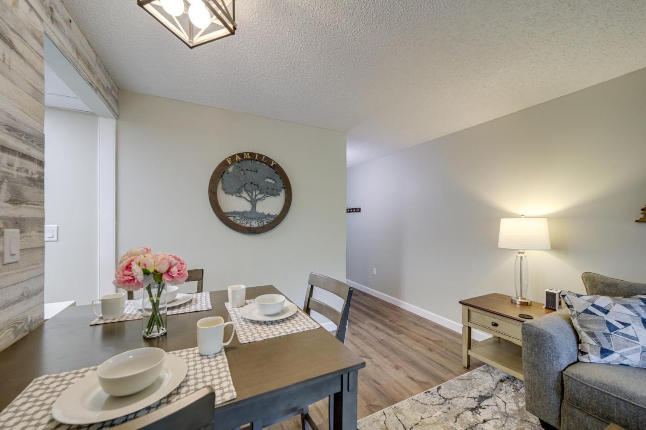 Stylish With Pool Walk Downtown! Apartment