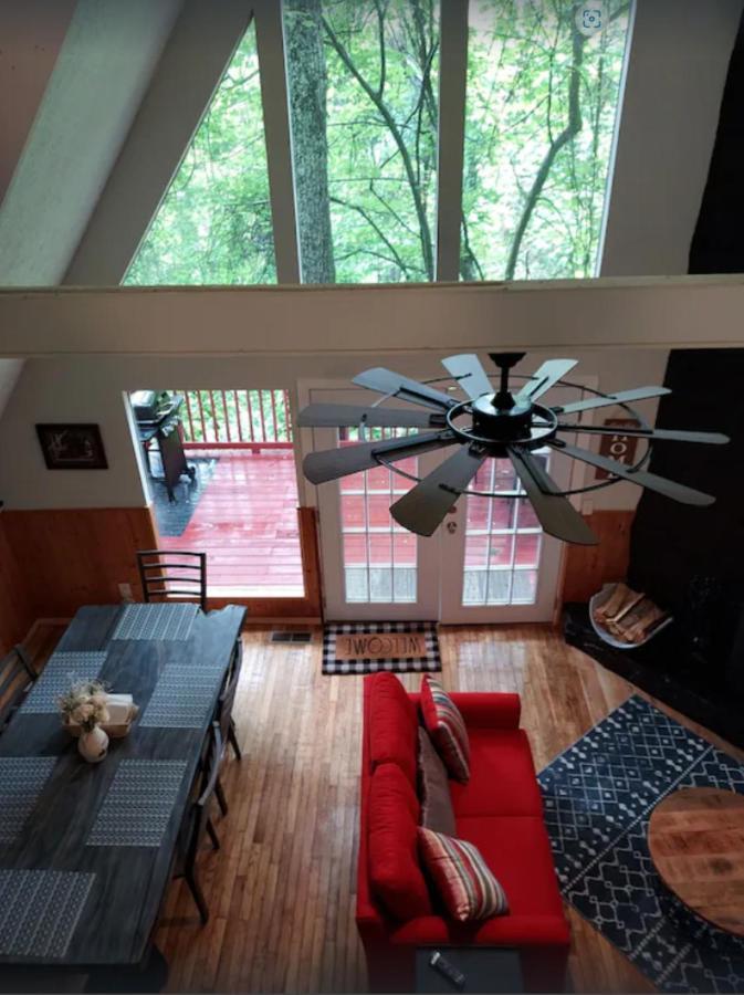 **special Rate** Peaceful Cabin With Gameroom Near Downtown Holiday home