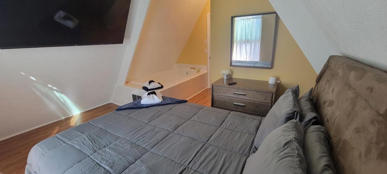**special Rate** Peaceful Cabin With Gameroom Near Downtown Holiday home *