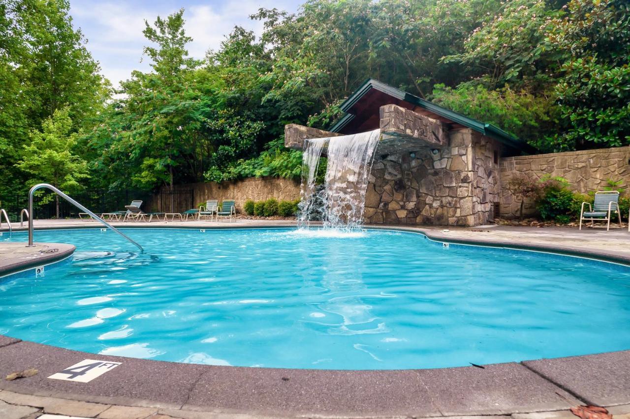 And Play At The Ryland: Private Game & Community Pool Retreat Gatlinburg