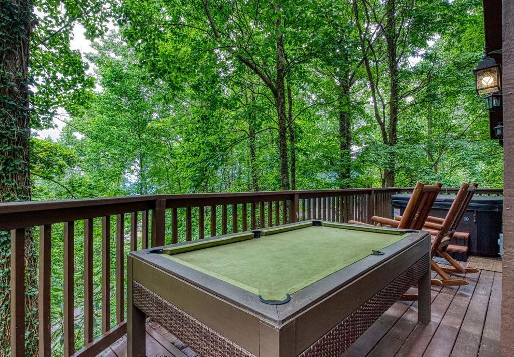 Holiday home Moonshine Chalet, Hot Tub, Pool Access, Wifi, 1089 Free Tickets Each Paid Day, Dollywood And Gatlinburg