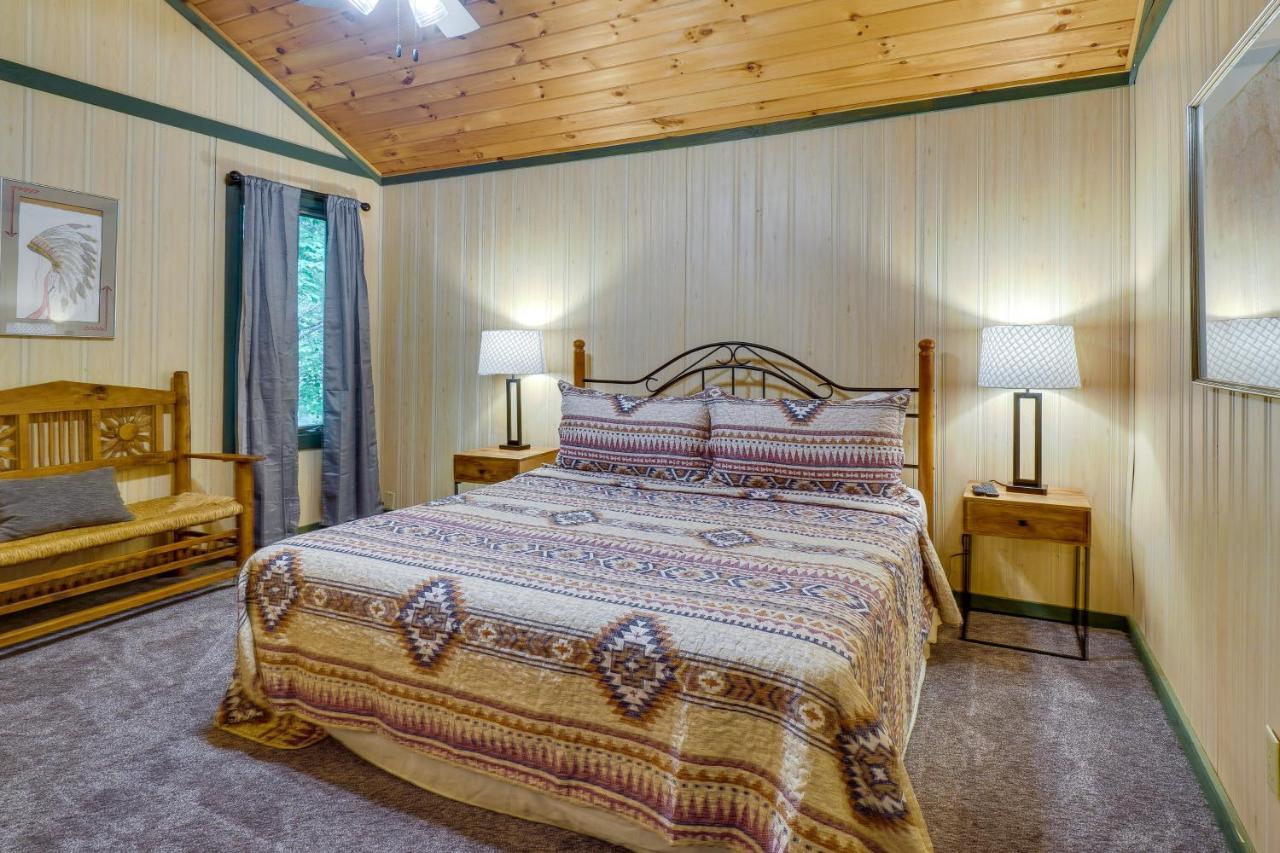 Cabin 3 Mi To Downtown Holiday home