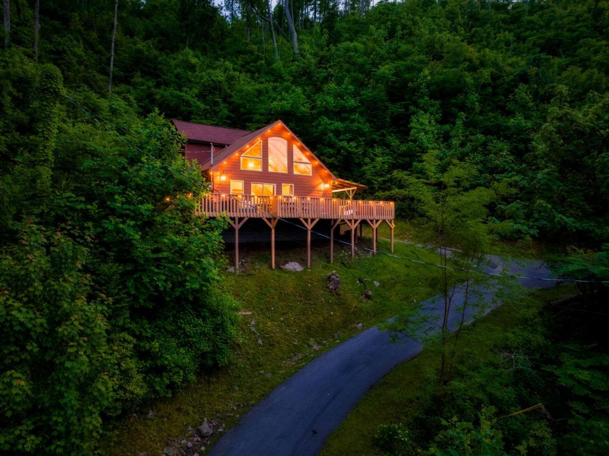 Mountainside - New Luxury Cabin-fire Table-hot Tub-3 Pools-ps5-bears * Gatlinburg