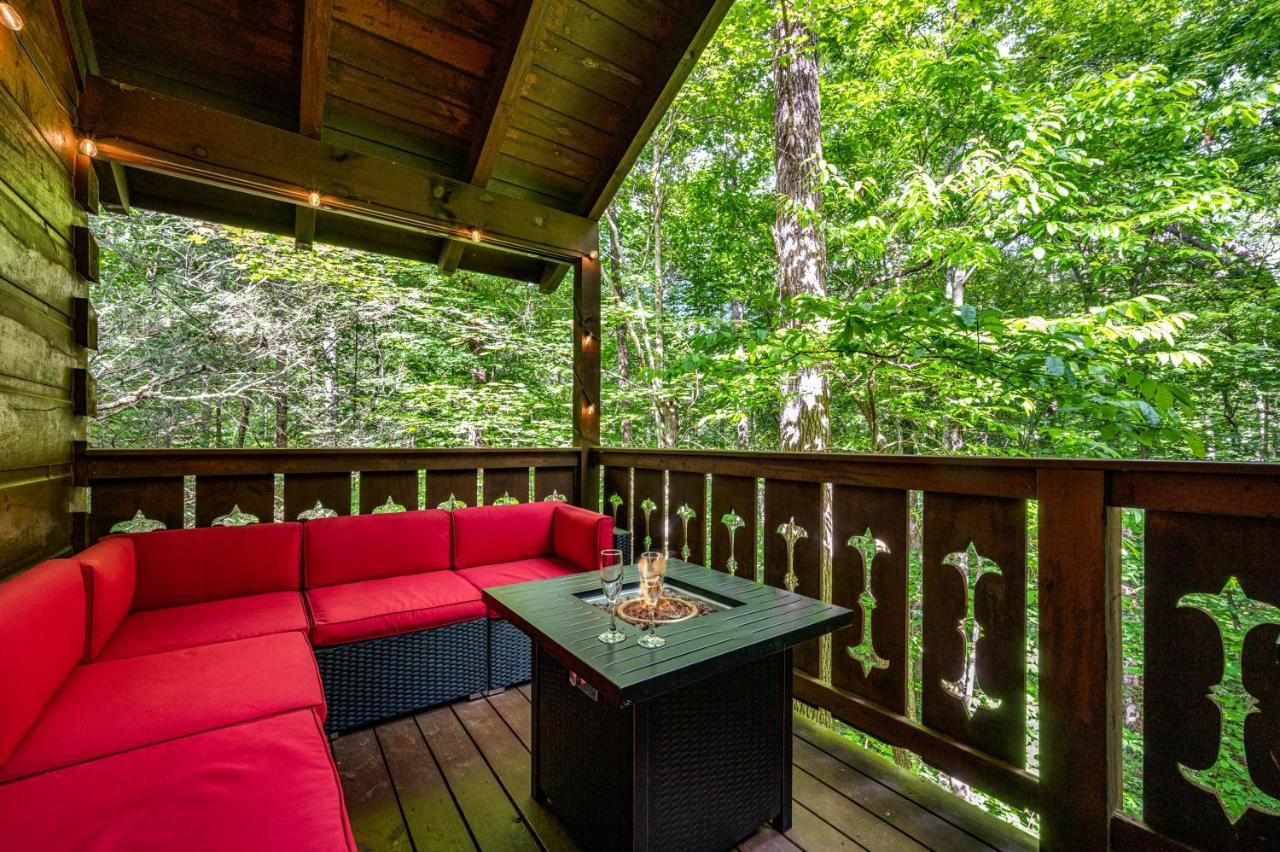Bear Bottom Cabin Gatlinburg