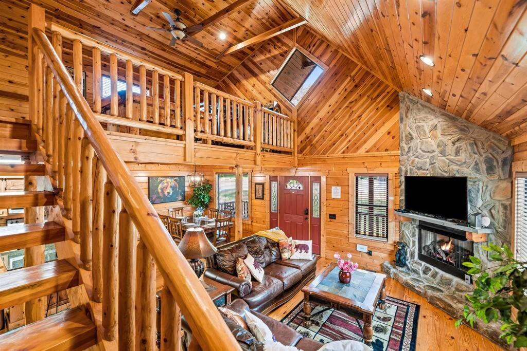 Chalet Bear Tracks Gatlinburg