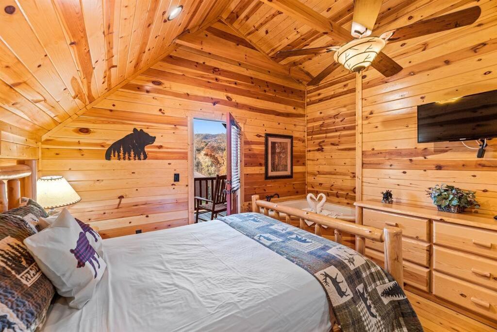 Chalet Bear Tracks Gatlinburg