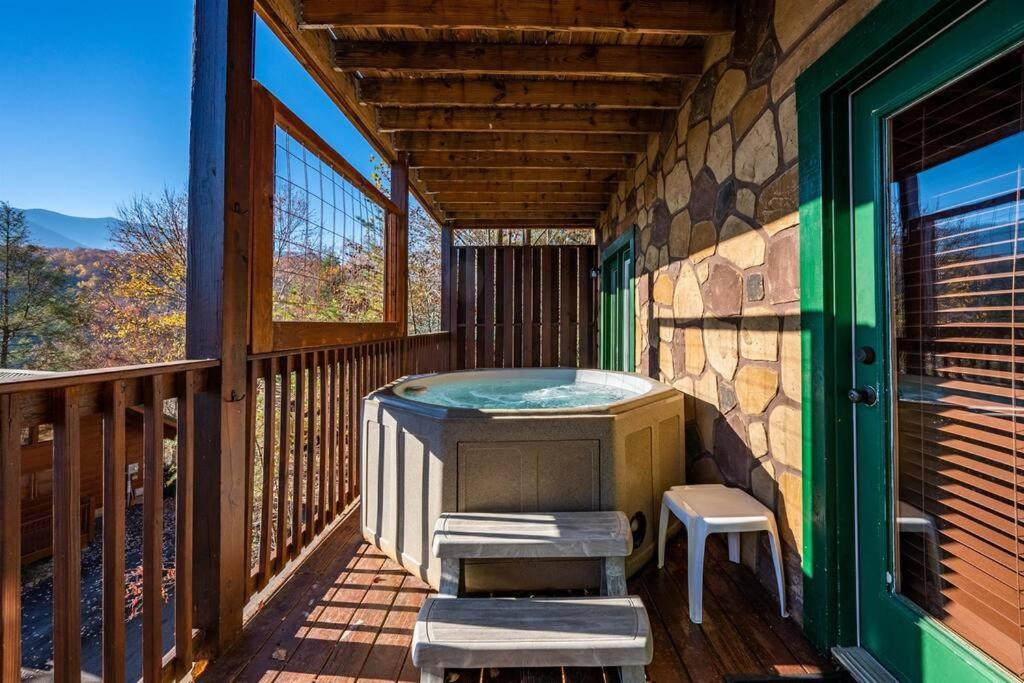 Spacious Smokies - Hot Tub With Mountain Views