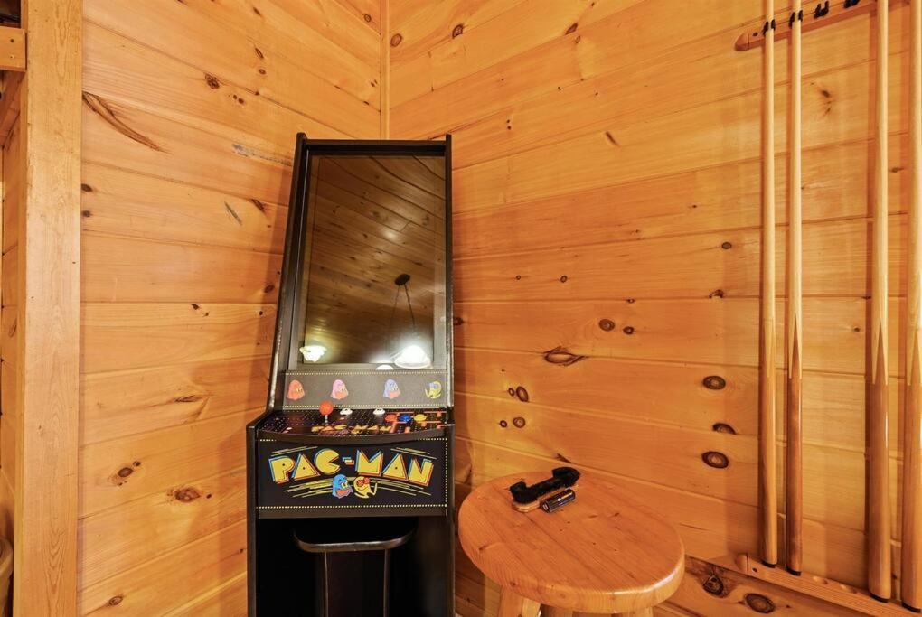 Holiday home Spacious Smokies - Hot Tub With Mountain Views *