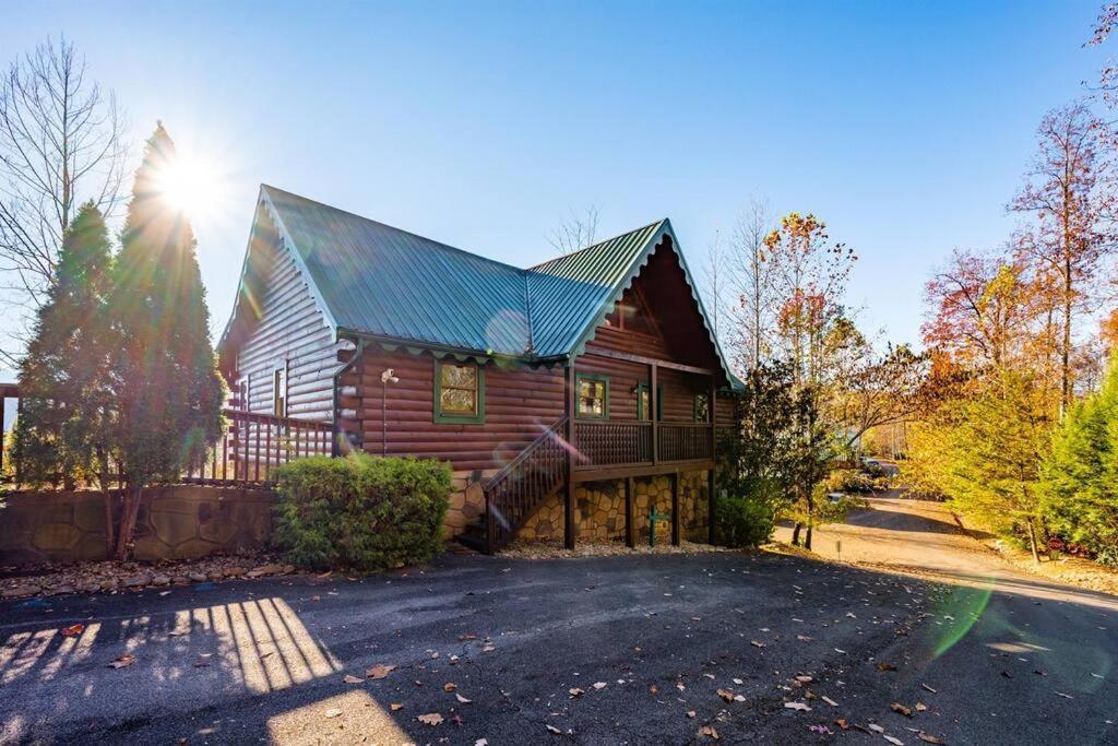 Spacious Smokies - Hot Tub With Mountain Views Holiday home *