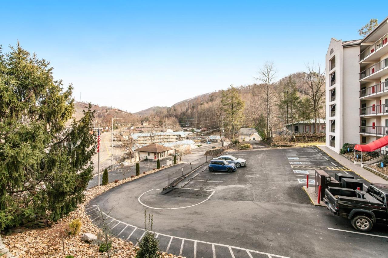 The Pioneer * Gatlinburg