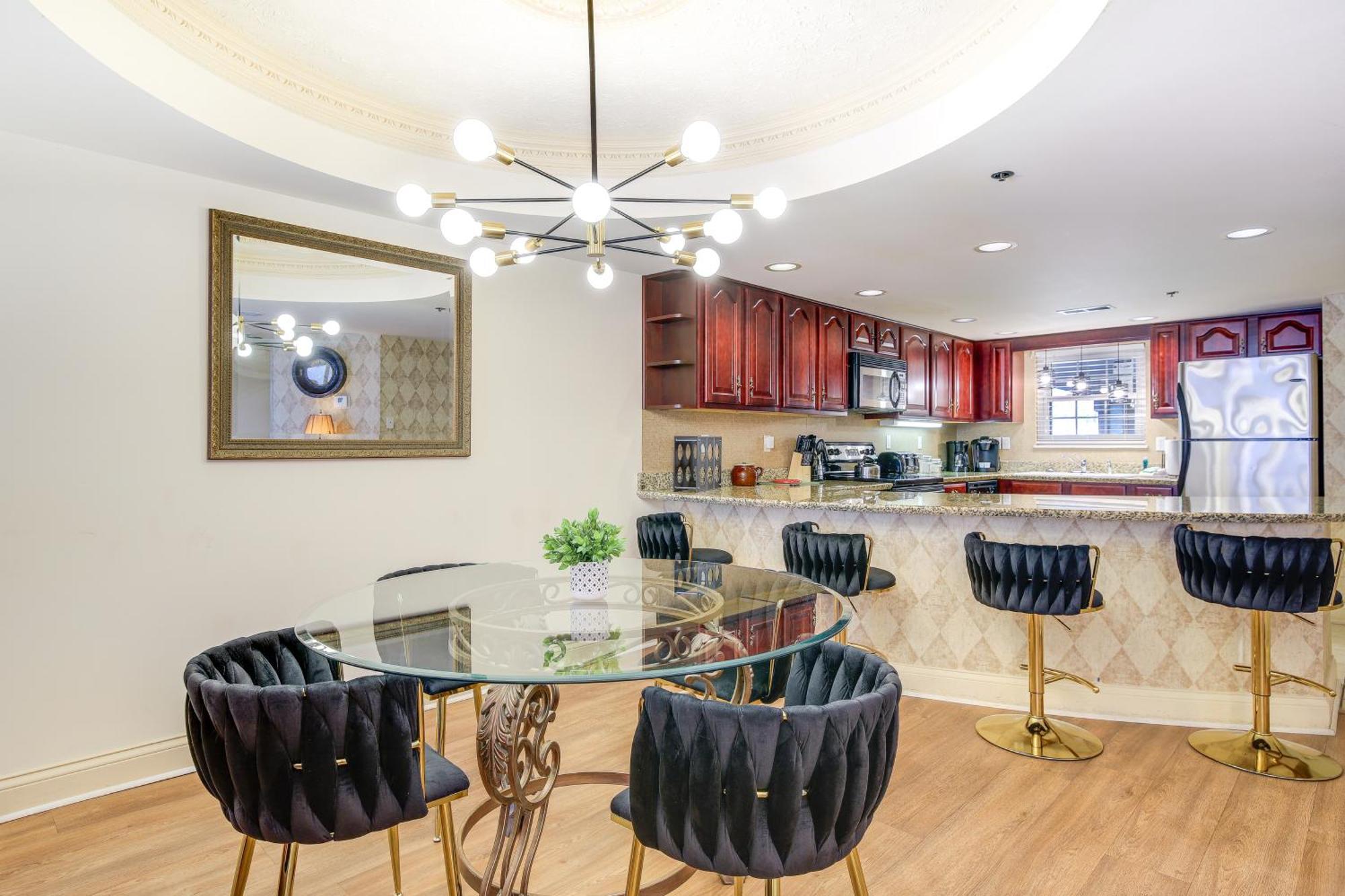 Newly-renovated With Mtn Views - Walk To Dtwn! * Gatlinburg