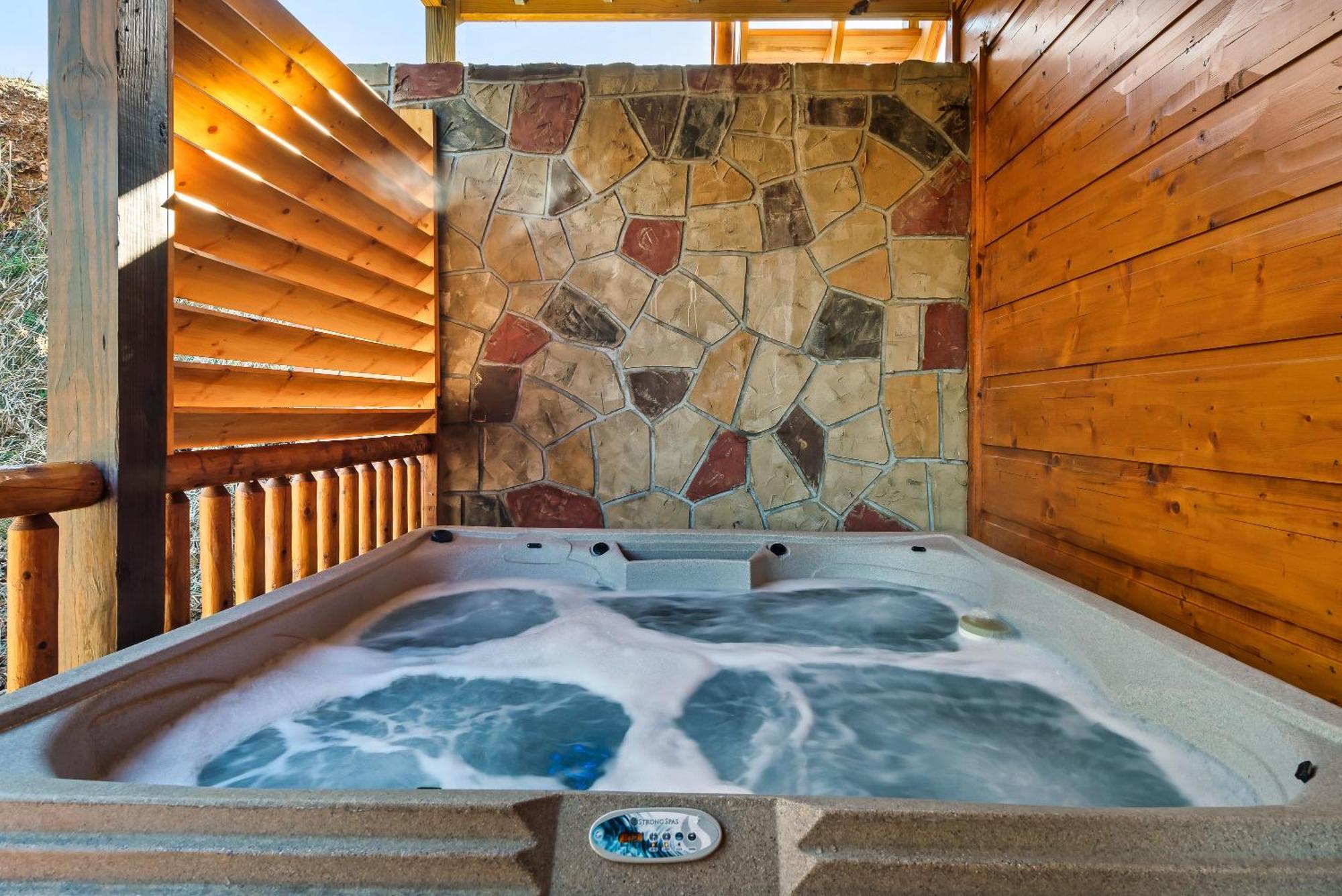 Chalet Full Equipped Cabin With A Pool And Game Room Smokies Views Gatlinburg