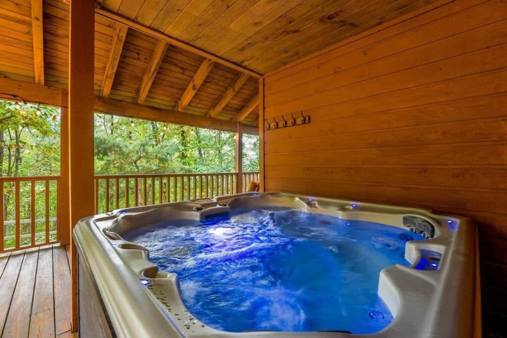 Black Bear ~ Game ~ Hot Tub ~ Firepit