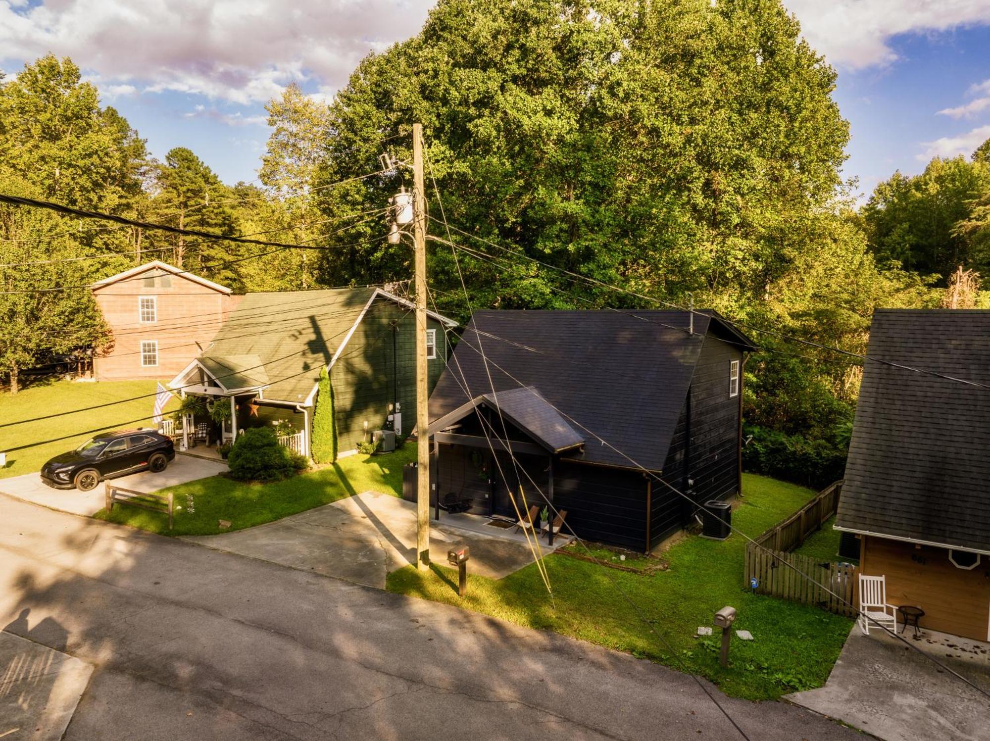 Holiday home The Copper Bird Mid Century Hot Tub Arcade Gameroom Rock Climbing *