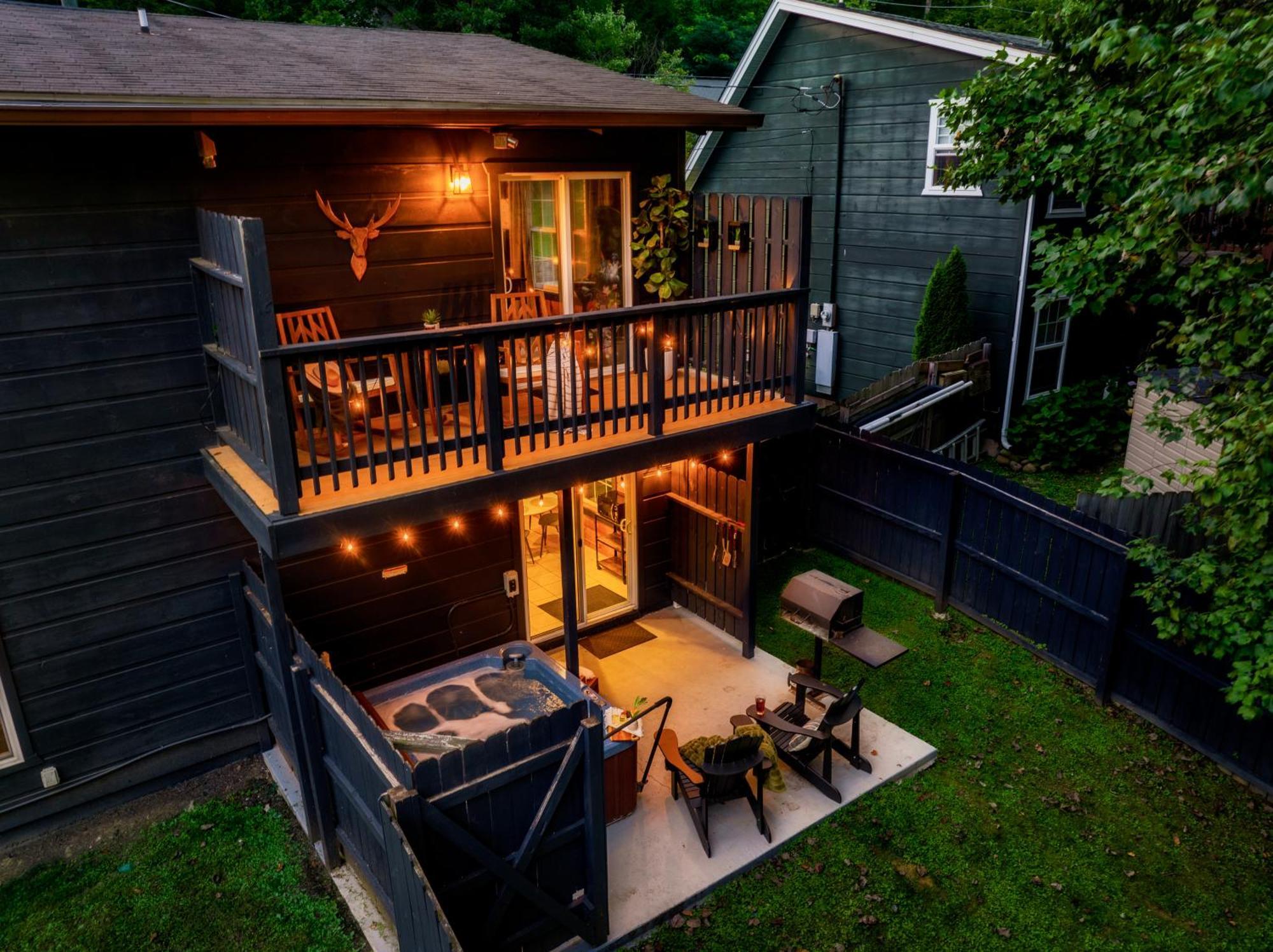 The Copper Bird Mid Century Hot Tub Arcade Gameroom Rock Climbing * Gatlinburg