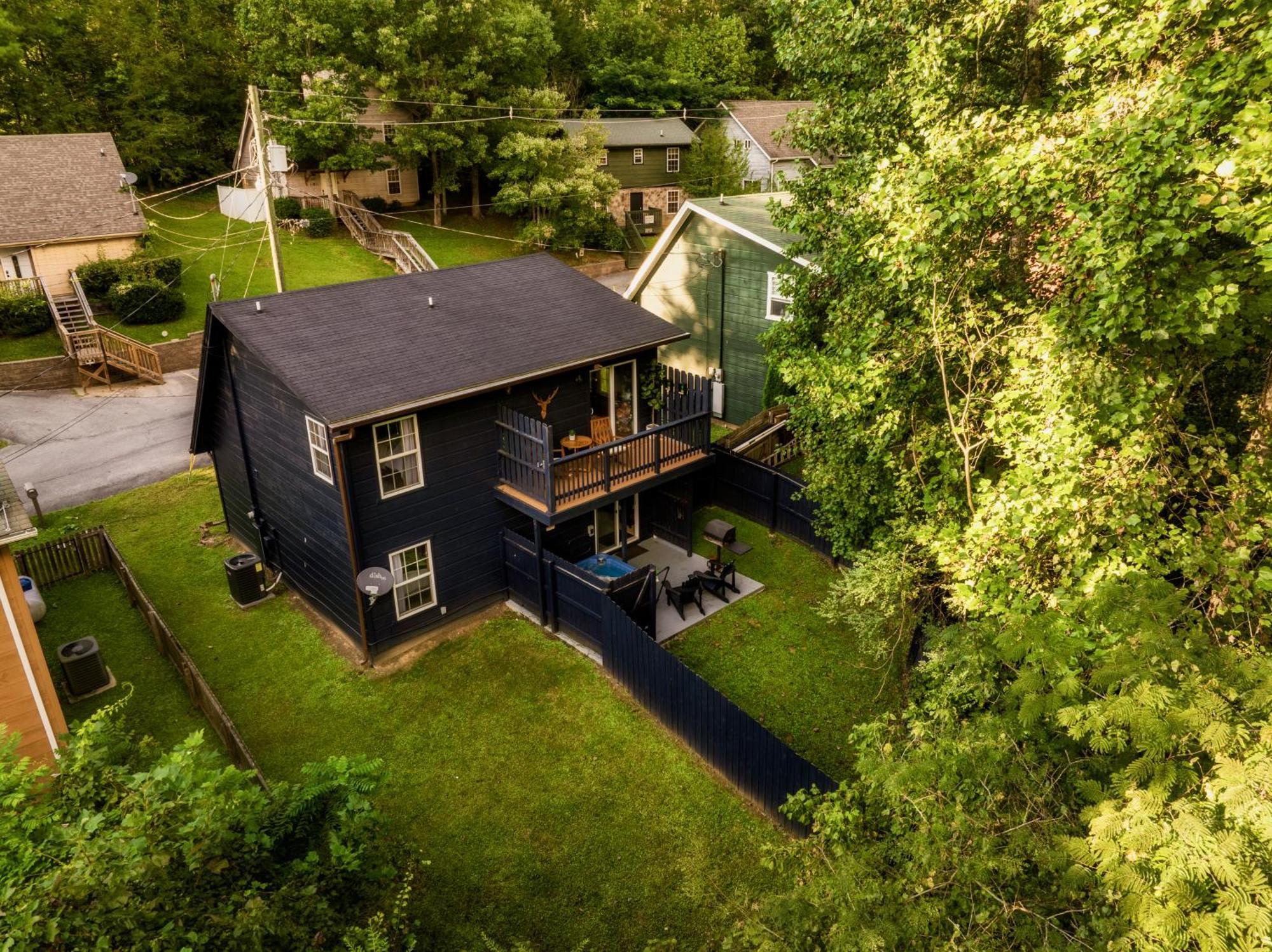 The Copper Bird Mid Century Hot Tub Arcade Gameroom Rock Climbing * Gatlinburg