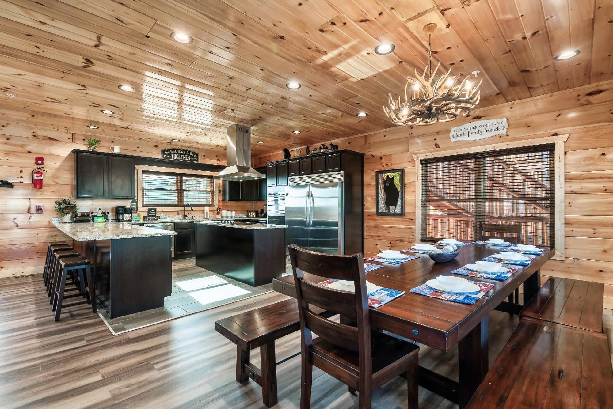 Full Equipped Cabin With A Pool And Game Room Smokies Views Chalet