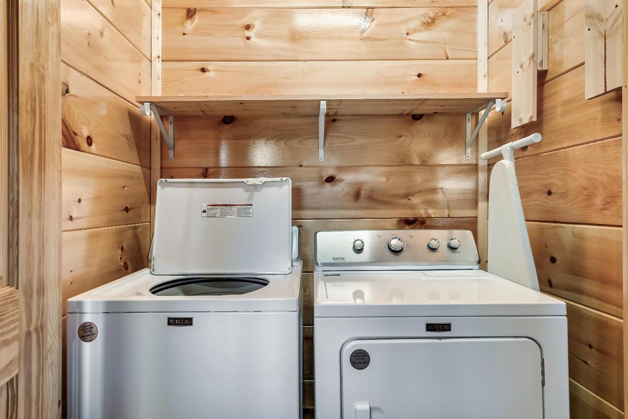 Full Equipped Cabin With A Pool And Game Room Smokies Views Gatlinburg