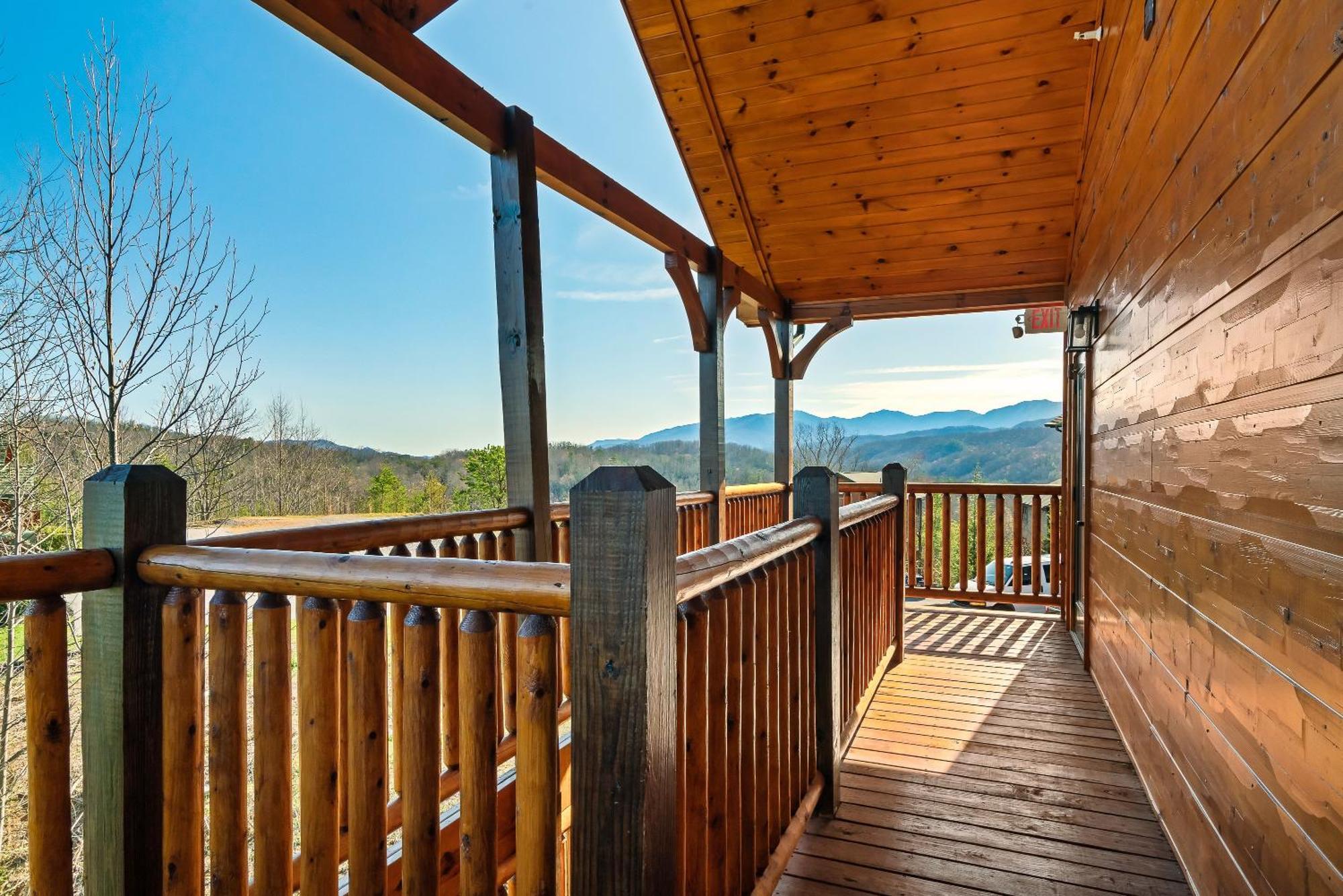 Chalet Full Equipped Cabin With A Pool And Game Room Smokies Views Gatlinburg