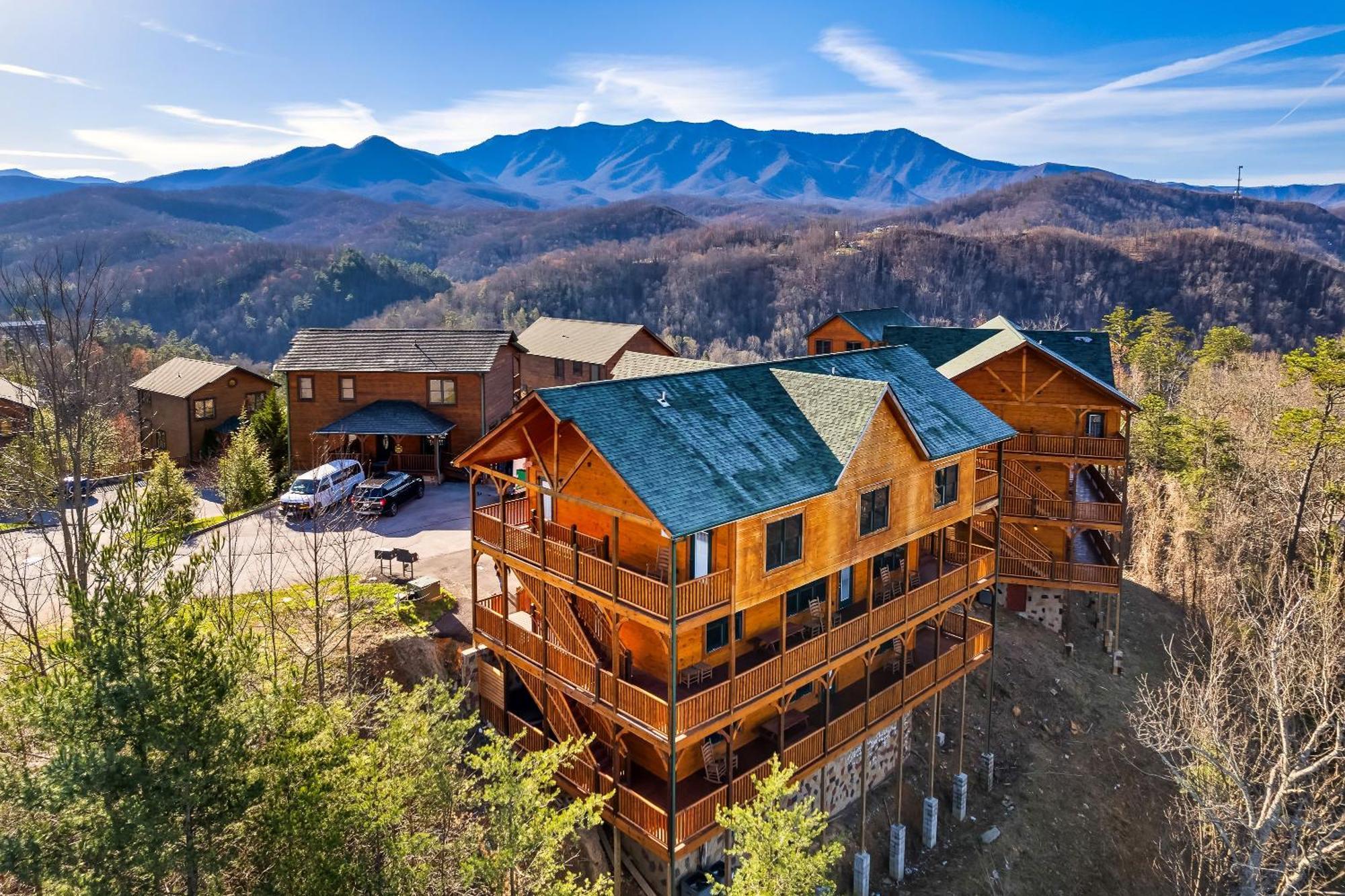 Full Equipped Cabin With A Pool And Game Room Smokies Views Chalet *