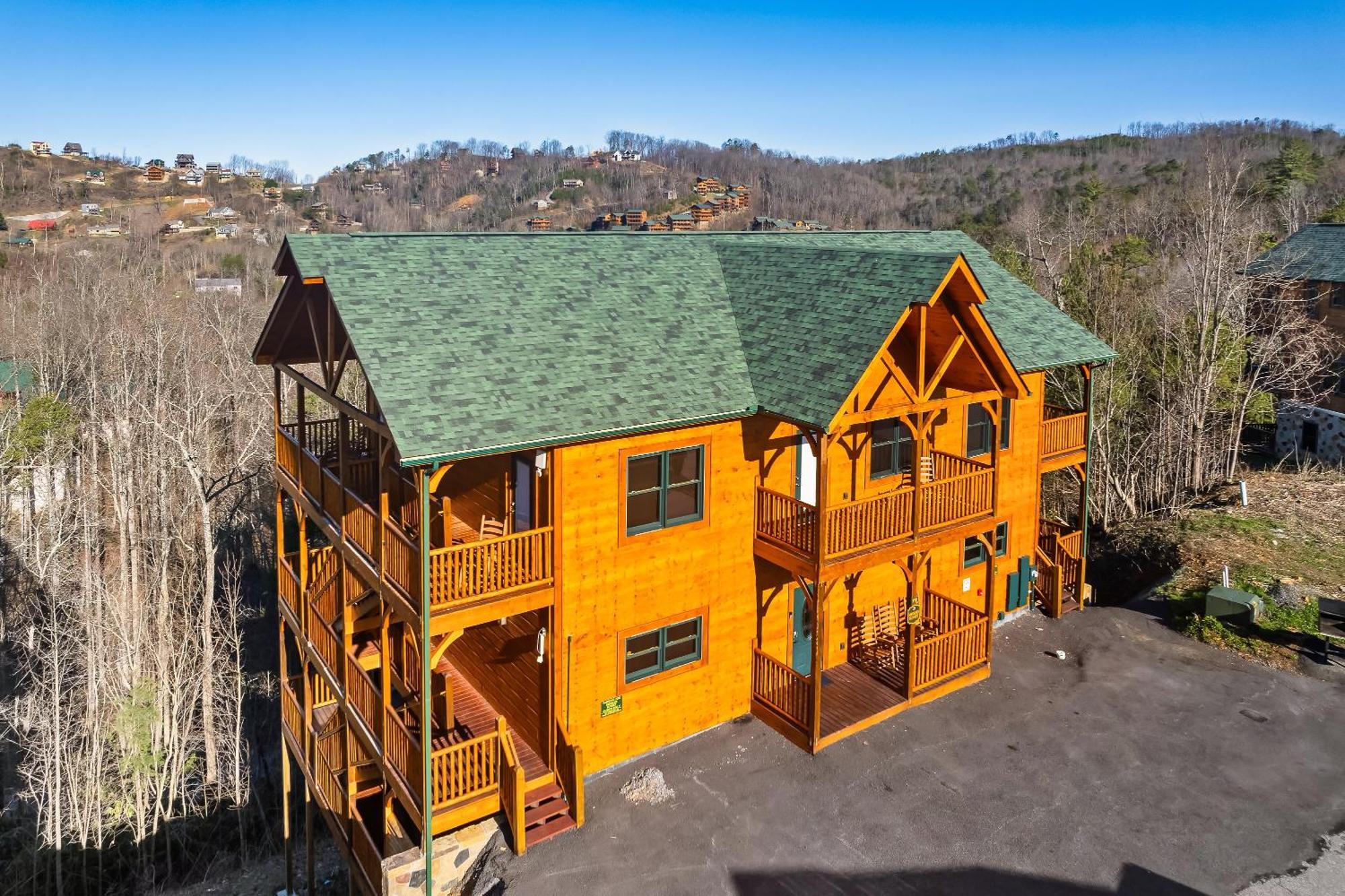 Full Equipped Cabin With A Pool And Game Room Smokies Views Gatlinburg