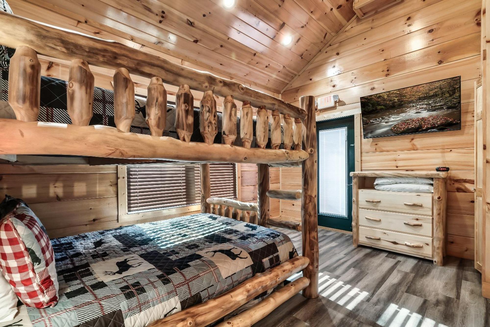Chalet Full Equipped Cabin With A Pool And Game Room Smokies Views *