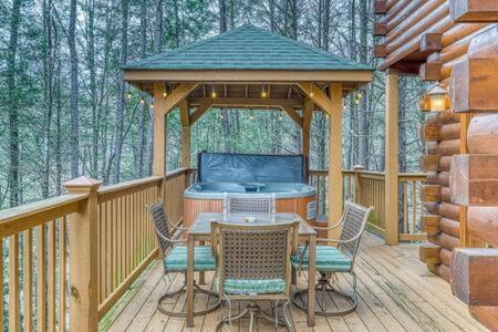 The Great Escape - Min From Parkway With Hot Tub *