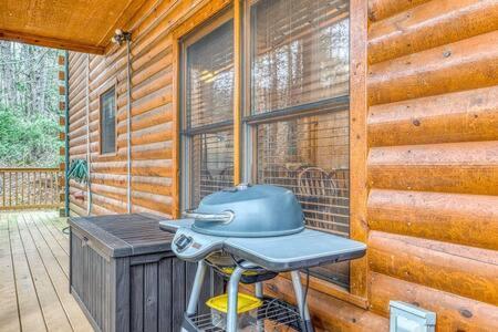 Holiday home The Great Escape - Min From Parkway With Hot Tub