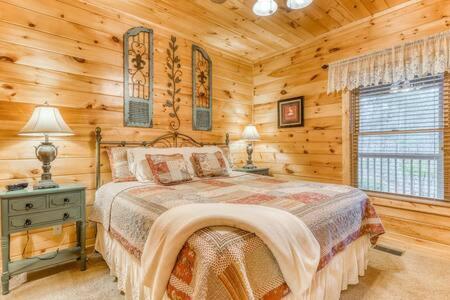 The Great Escape - Min From Parkway With Hot Tub * Gatlinburg