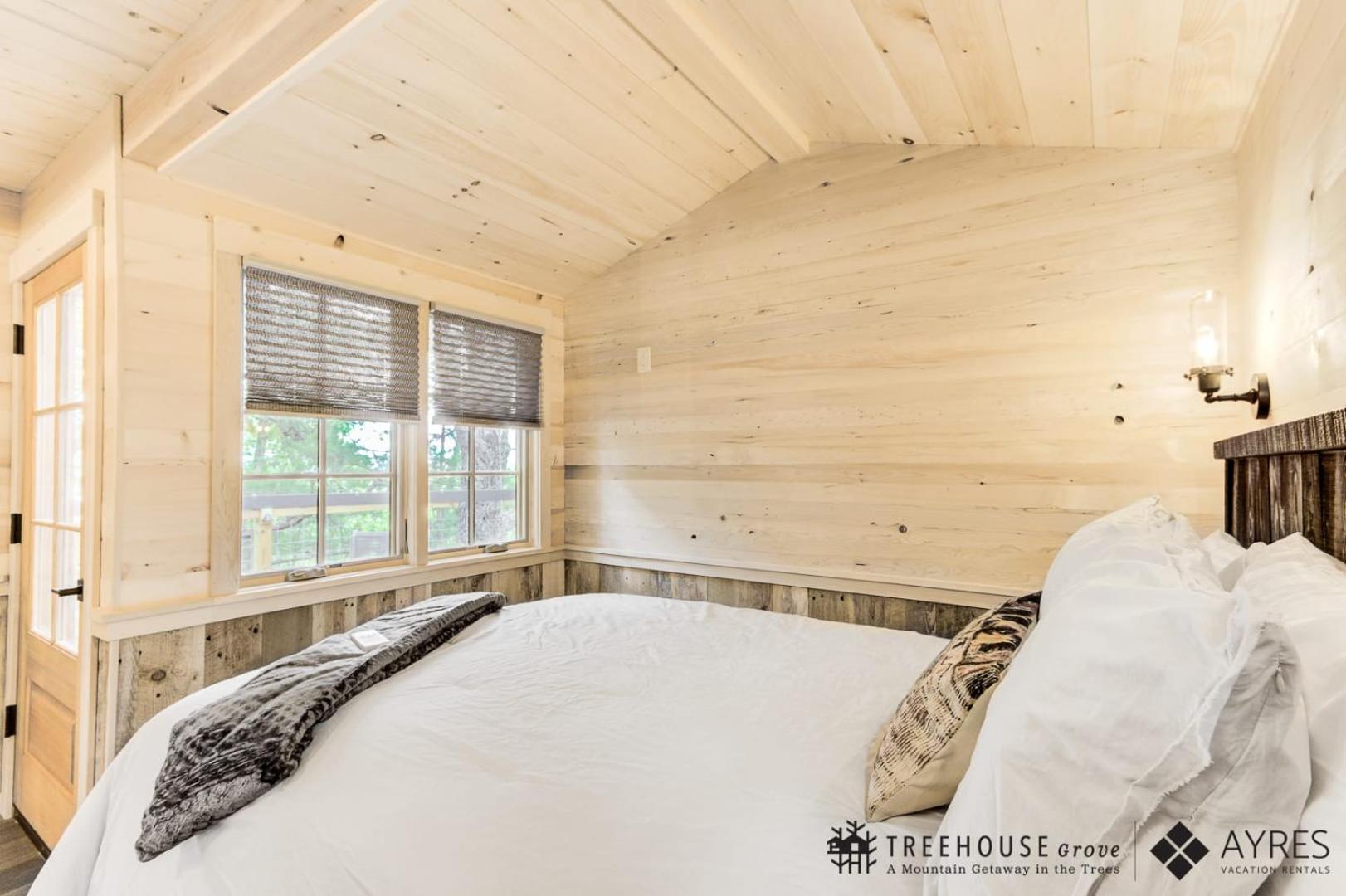 The Spruce In Treehouse Grove At Norton Creek Holiday home