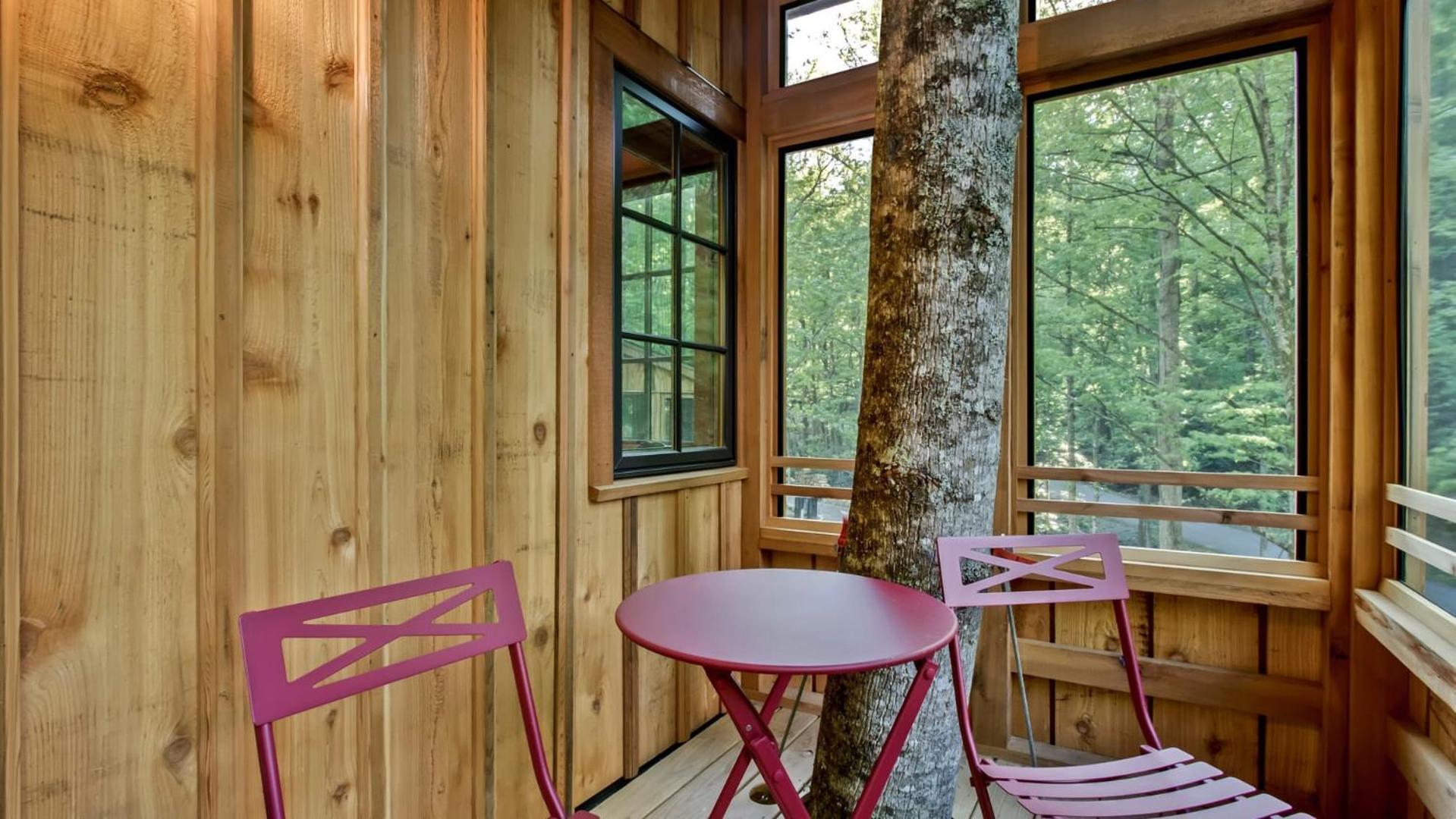 The Magnolia In Treehouse Grove At Norton Creek * Gatlinburg