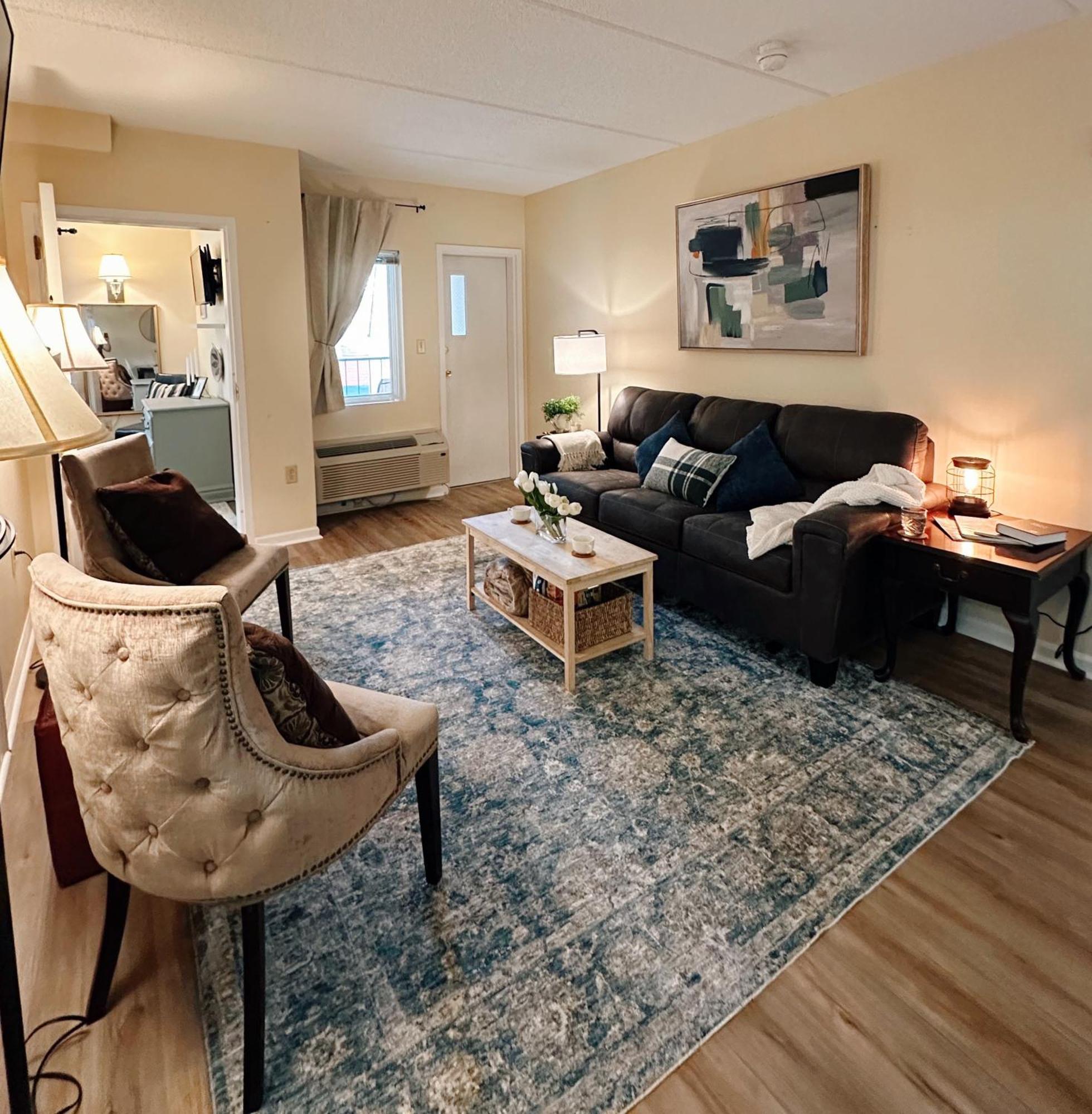 Smoky Hue By Kabino Walk To Downtown/ Anakeesta Shared Pool Ac Holiday home