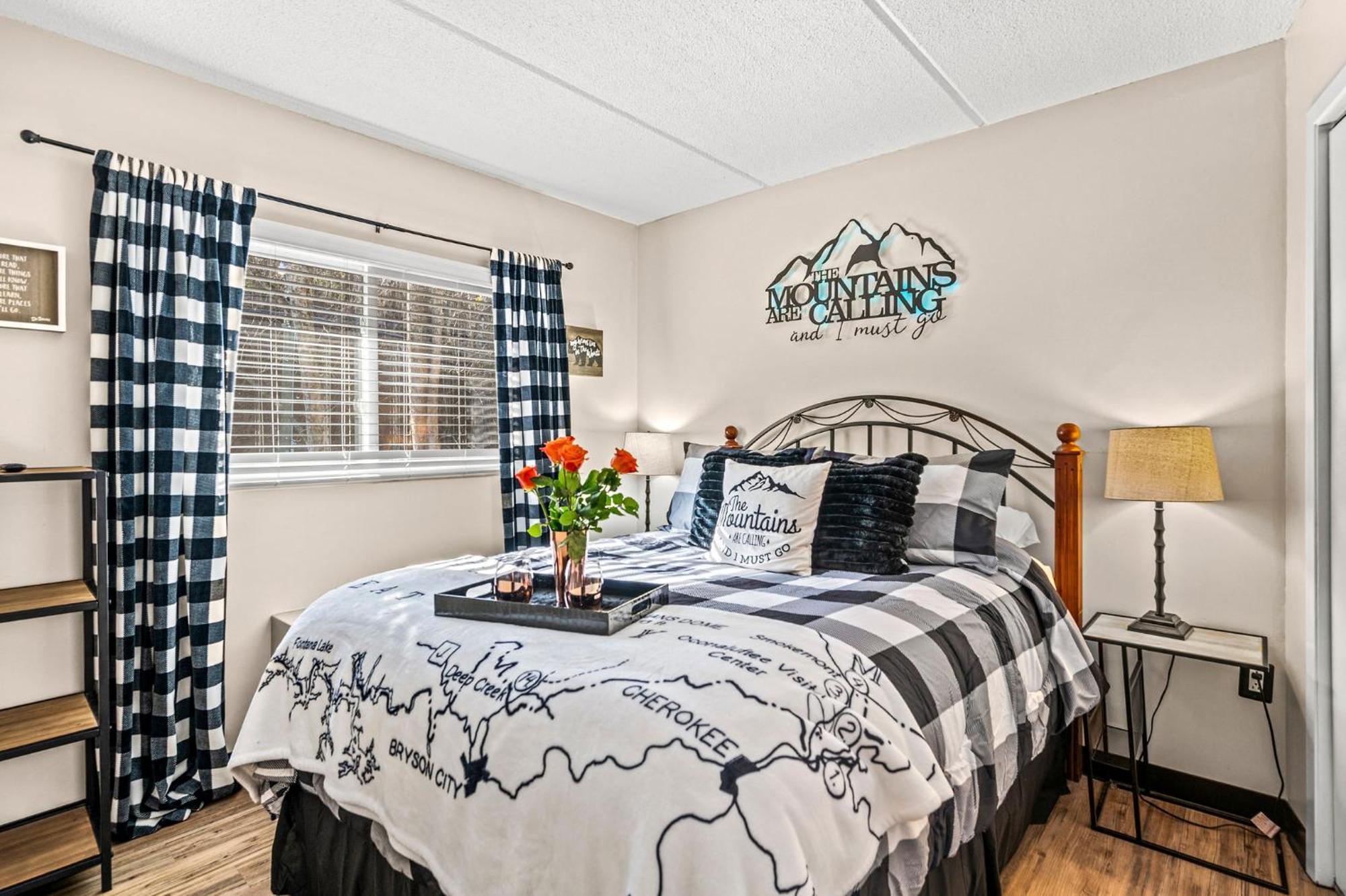 Stylish 1br Free Attraction Tix Views! *