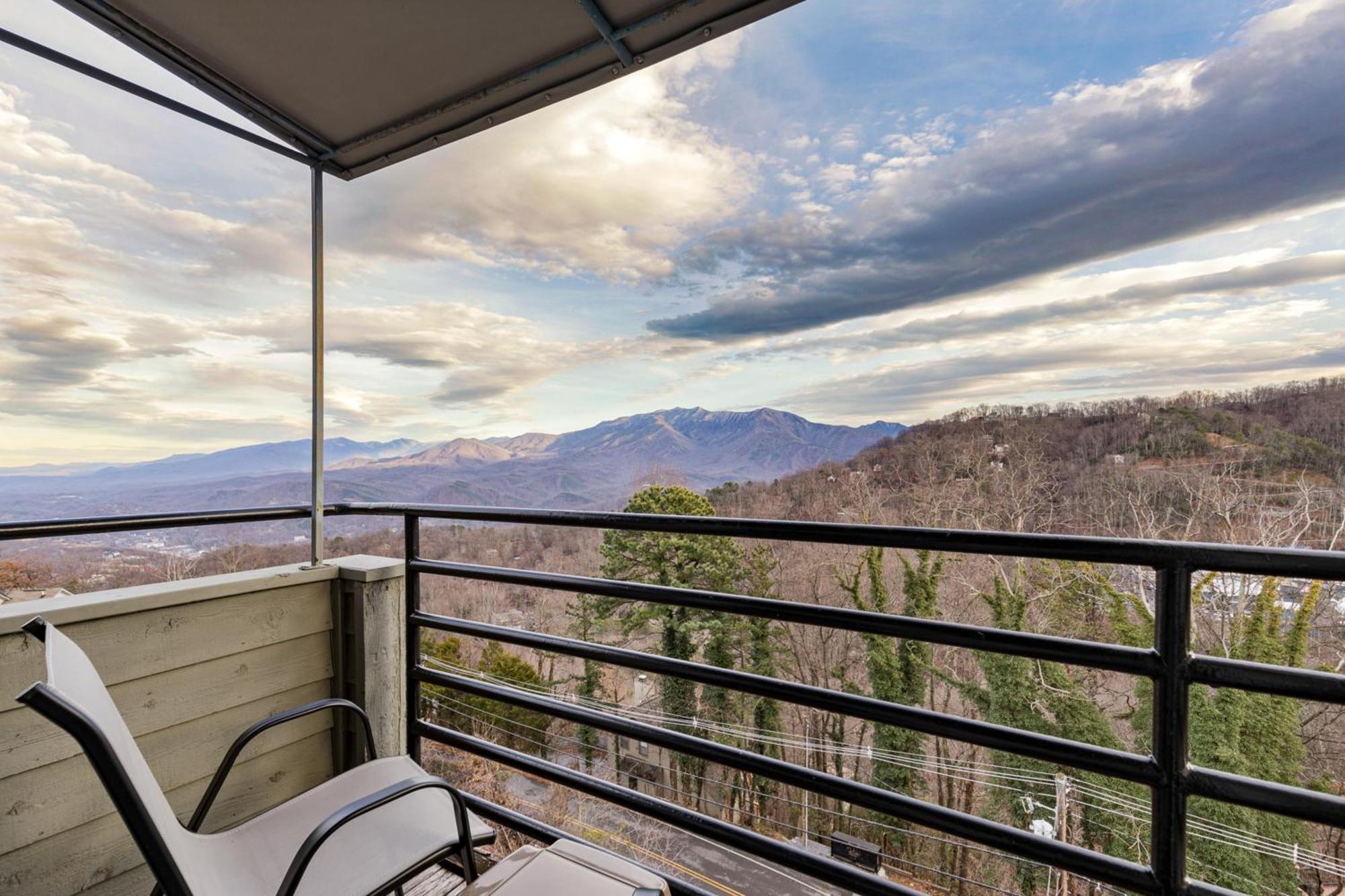 Summit Smoky Mountains View *