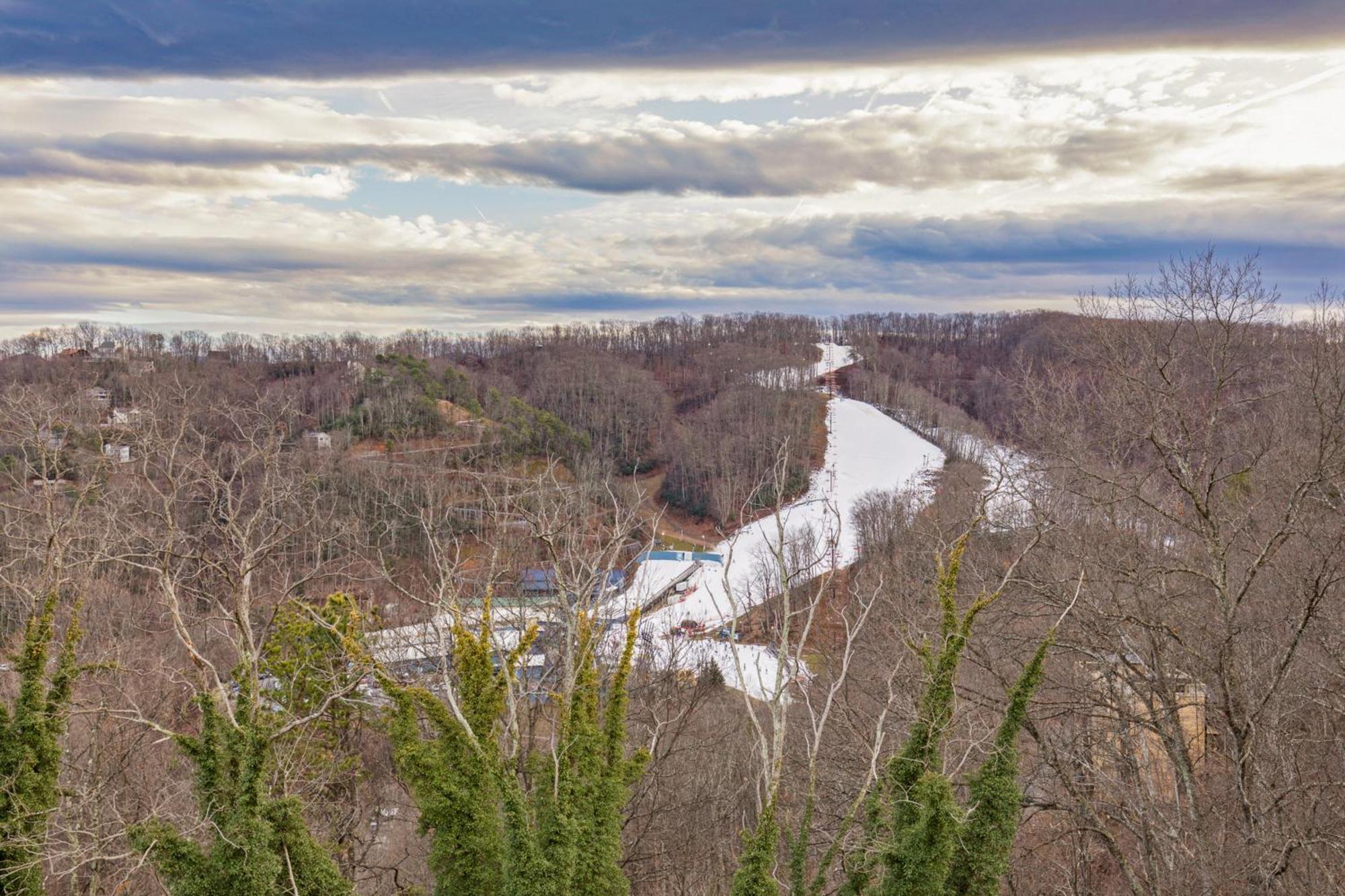 Summit Smoky Mountains View Apartment